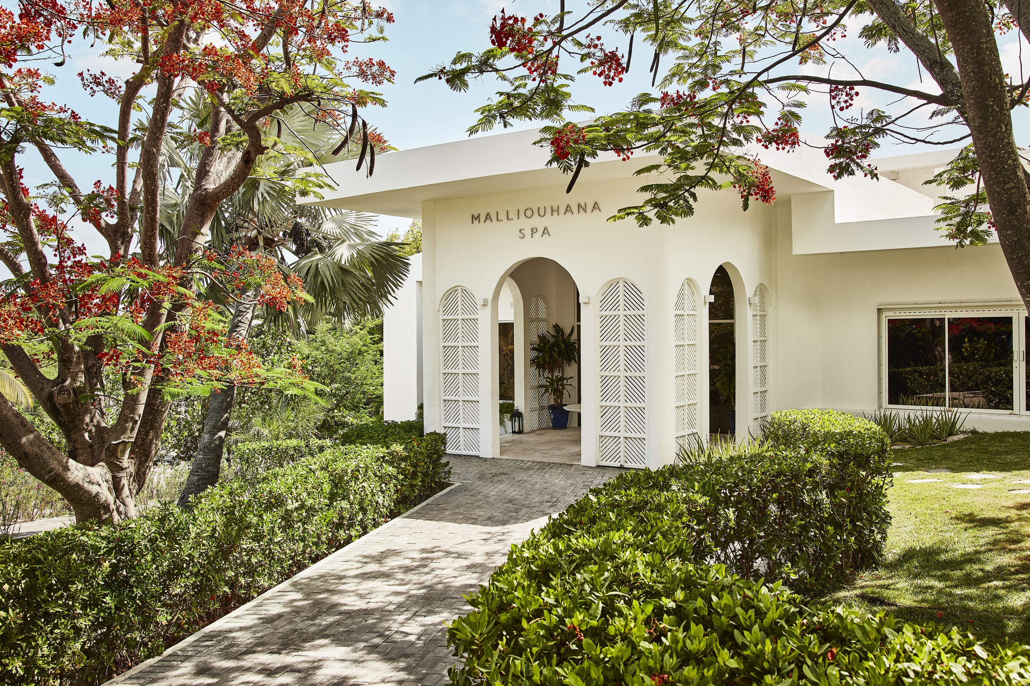 couples treatment room(s), hot tub, body treatments, aromatherapy