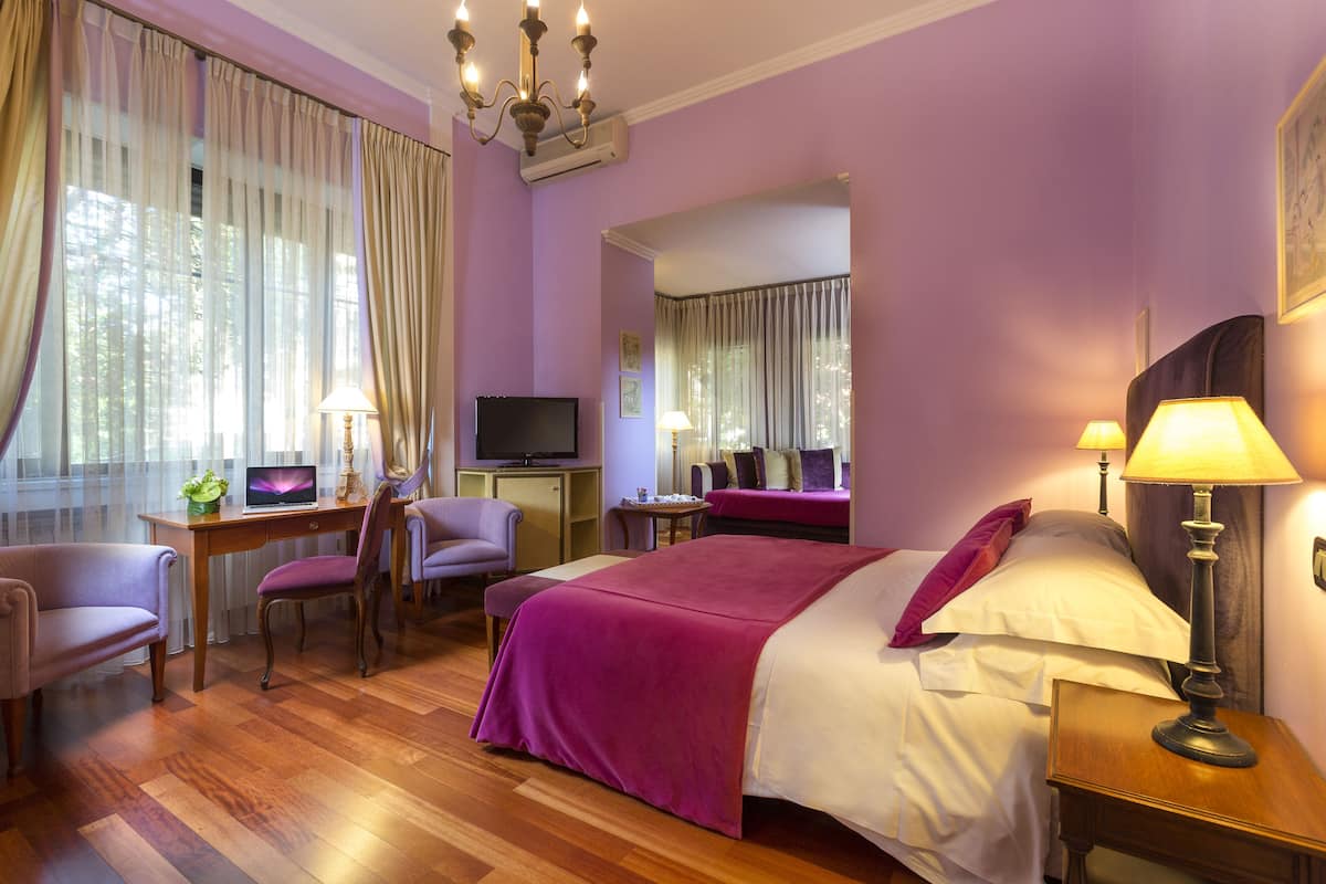 Junior Studio Suite | Down duvets, pillow-top beds, minibar, in-room safe