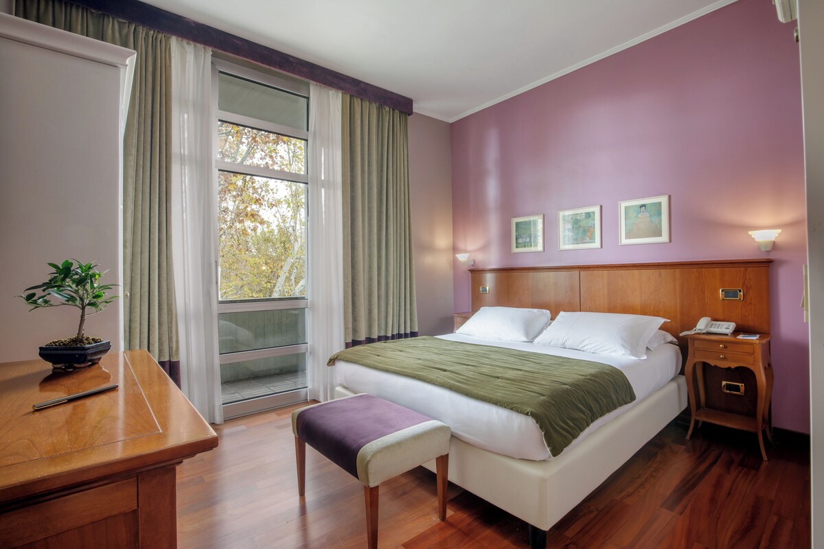 Down duvets, pillow-top beds, minibar, in-room safe