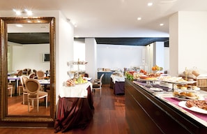 Bao gồm bữa sáng buffet
