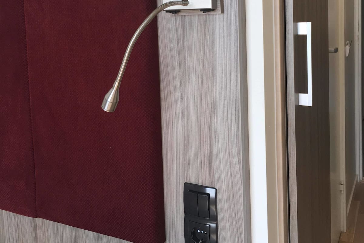 1 bedroom, blackout drapes, free WiFi, bed sheets