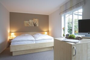 Economy tweepersoonskamer (Annex double or main building 2 twins) | Luxe beddengoed, pillowtop-bedden, een kluis op de kamer