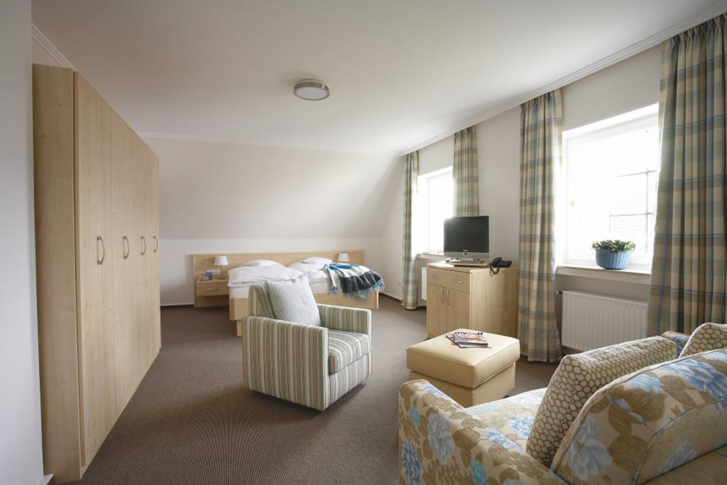 apartment | premium bedding, pillow-top beds, in-room safe, individually decorated