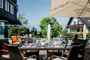 Terrace/patio - Fletcher Berghotel Astenkrone - Winterberg (Winterberg)