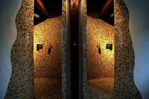 Sauna, hot tub, steam room, body treatments, hydrotherapy, aromatherapy
