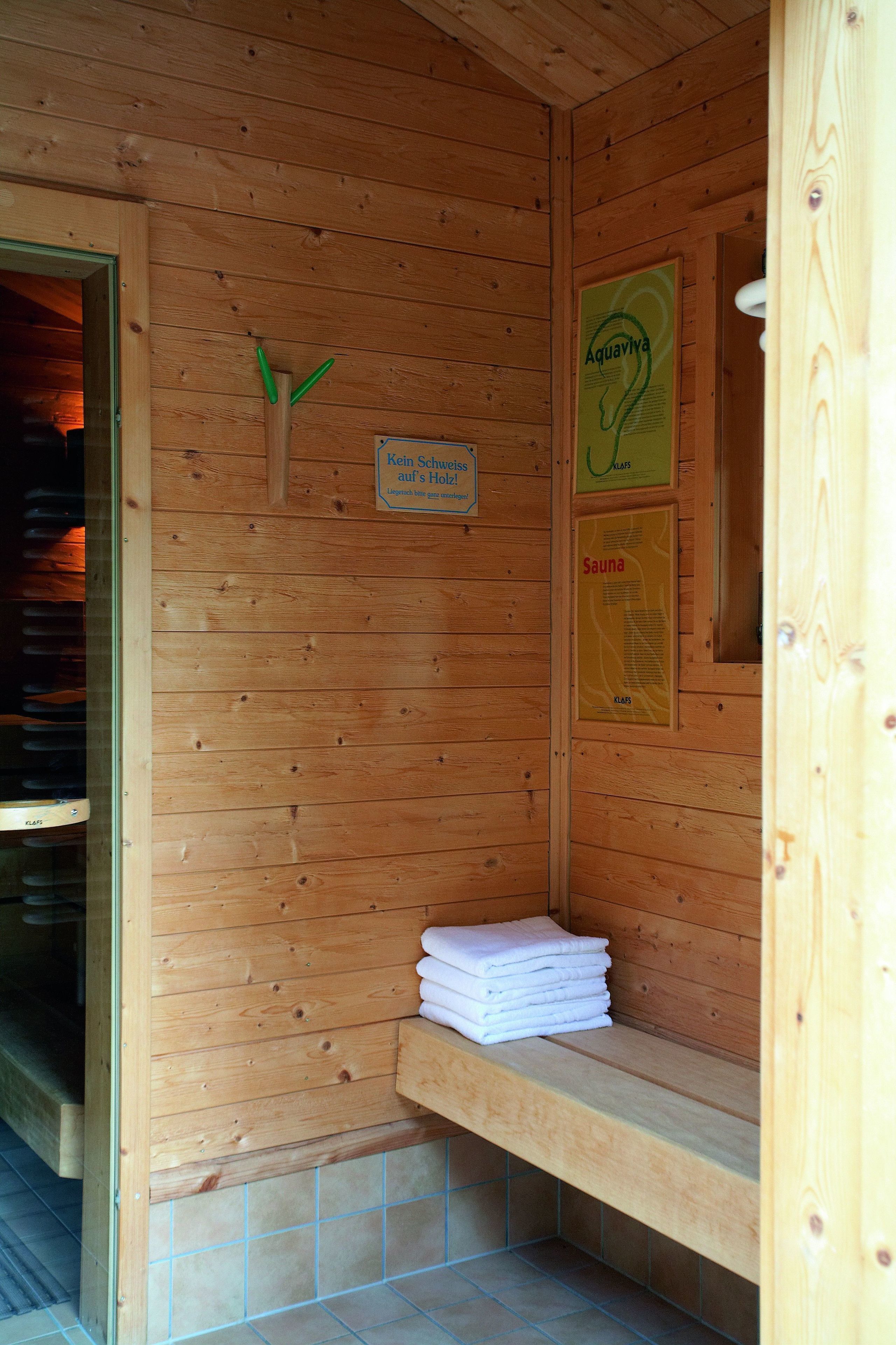 sauna, hot tub, steam room, body treatments, hydrotherapy, aromatherapy