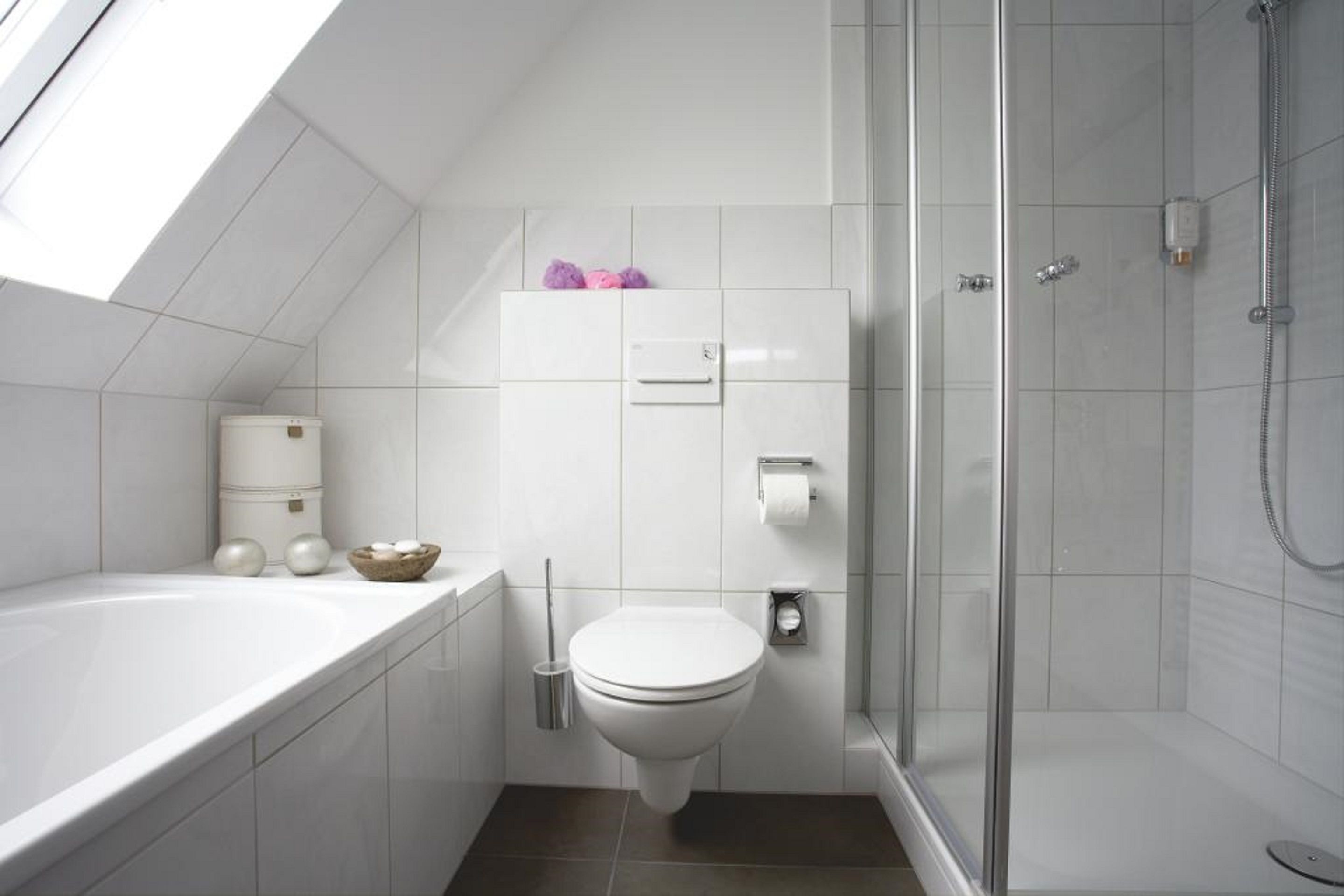 apartment | premium bedding, pillow-top beds, in-room safe, individually decorated