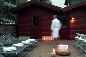 Sauna seca, banheira de hidromassagem, sauna a vapor