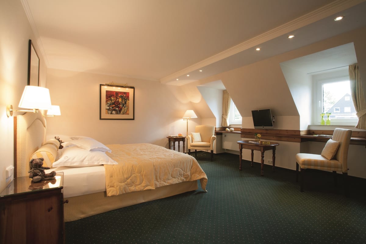 comfort double room, garden area | premium bedding, pillow-top beds, in-room safe, individually decorated