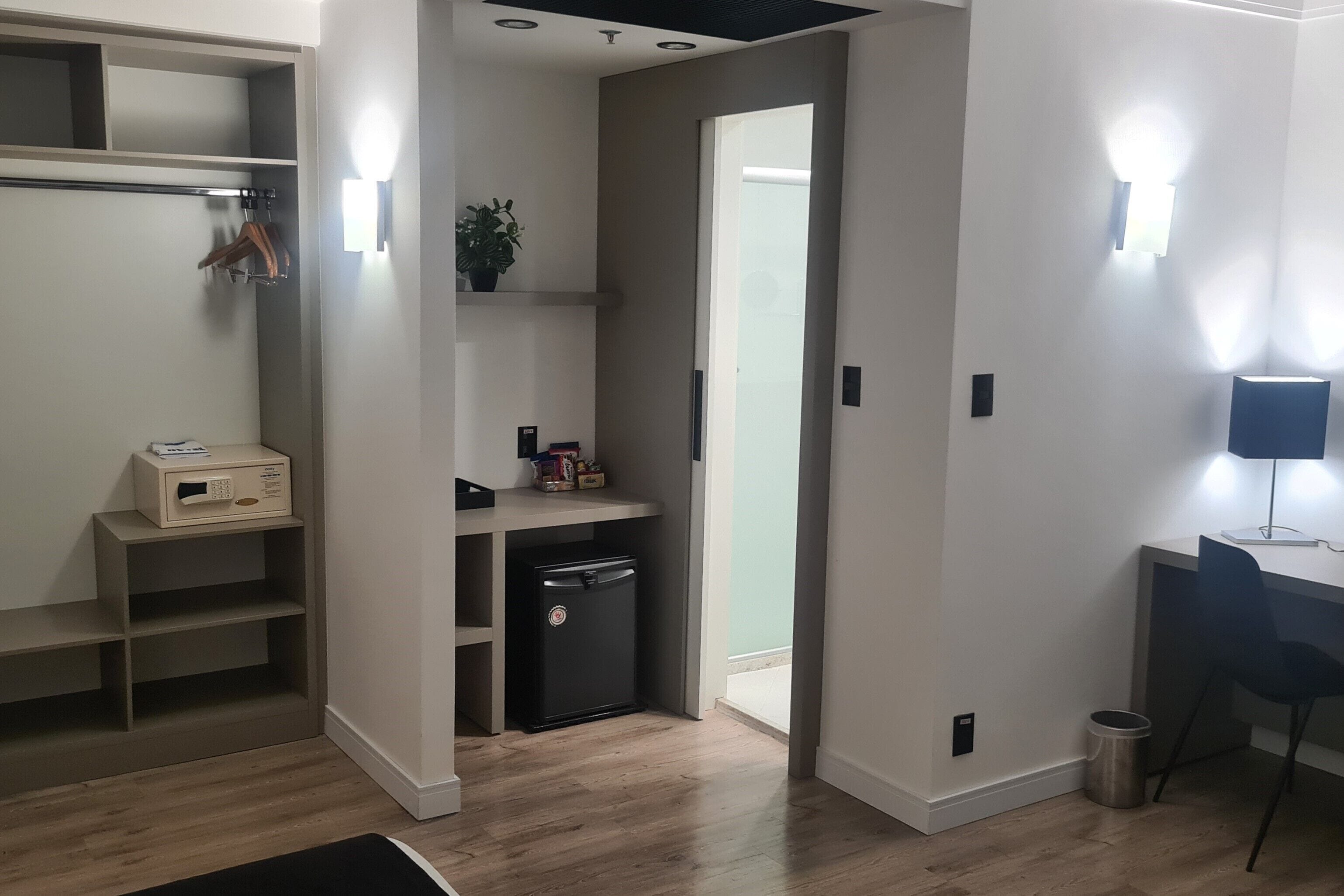 superior twin room | 1 bedroom, minibar, in-room safe, desk