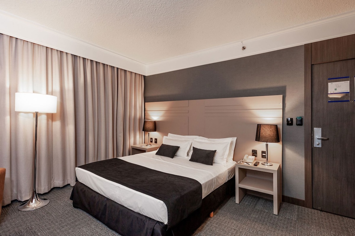 Minibar, in-room safe, desk, blackout drapes