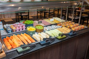 Ilmainen päivittäinen buffetaamiainen 