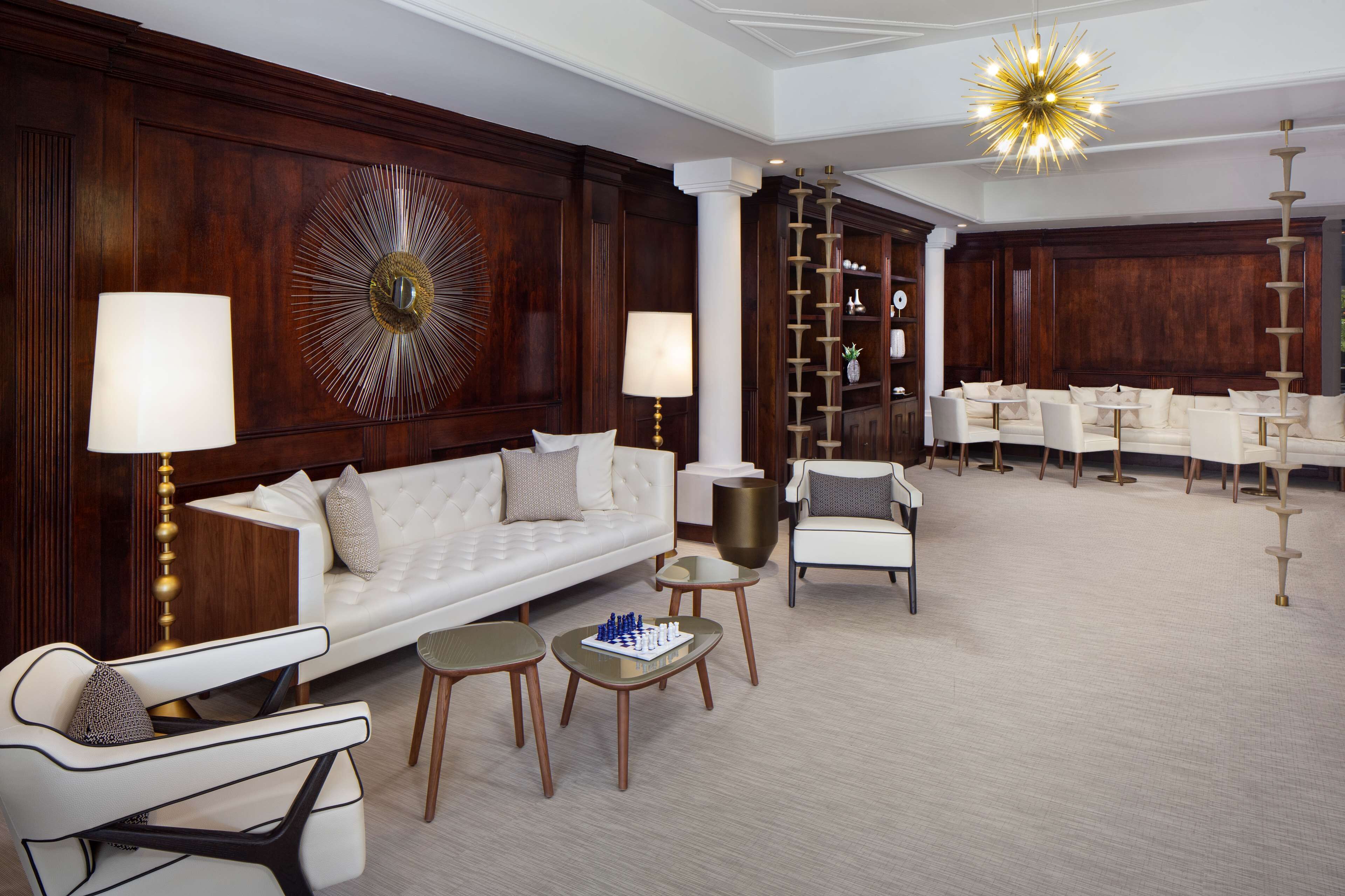 2 bars/lounges, swim-up bar, poolside bar, beach bar