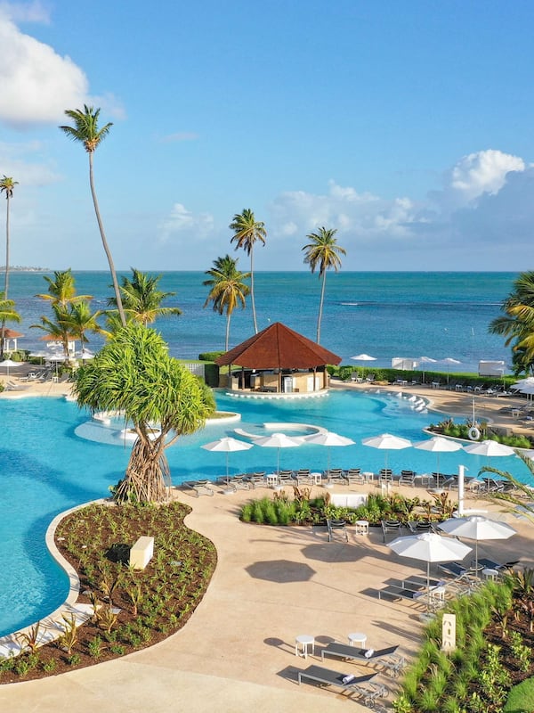3 outdoor pools, open 7:00 AM to 10:00 PM, sun loungers