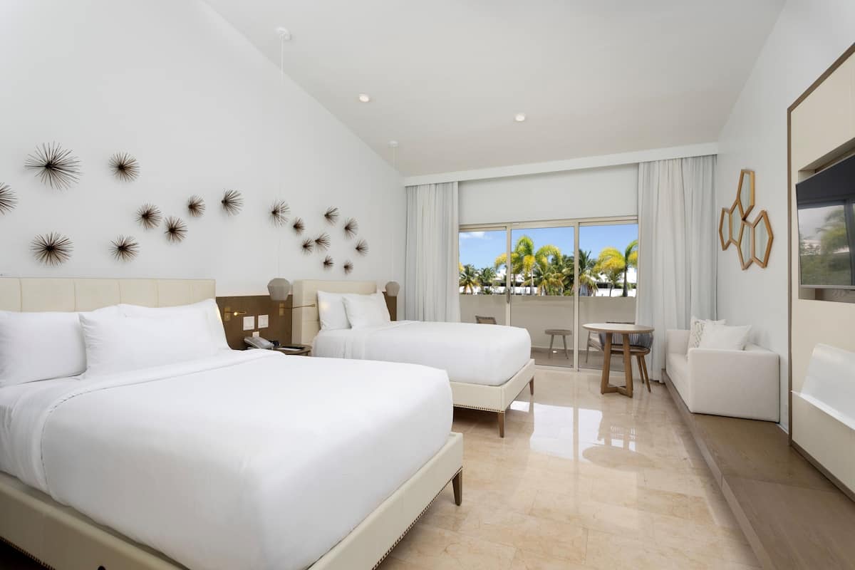 1 bedroom, premium bedding, pillow-top beds, in-room safe