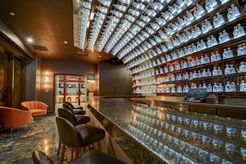 2 bars/lounges, swim-up bar, poolside bar, beach bar at Hyatt Regency Grand Reserve Puerto Rico