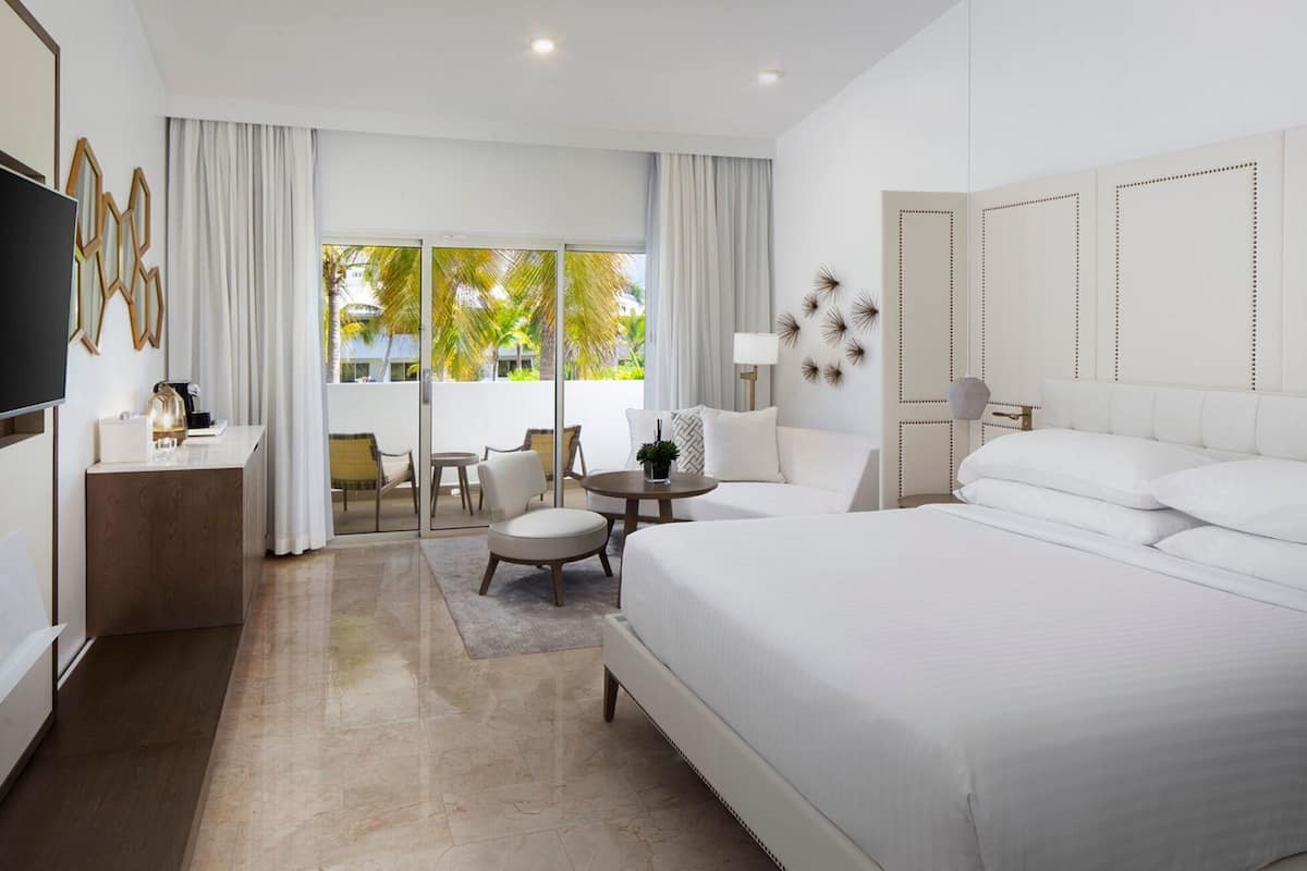 Premium bedding, pillowtop beds, in-room safe, blackout drapes