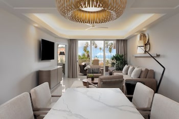 Premier Villa, Ocean View (1 KING BED) | Premium bedding, pillowtop beds, in-room safe, blackout drapes at Hyatt Regency Grand Reserve Puerto Rico