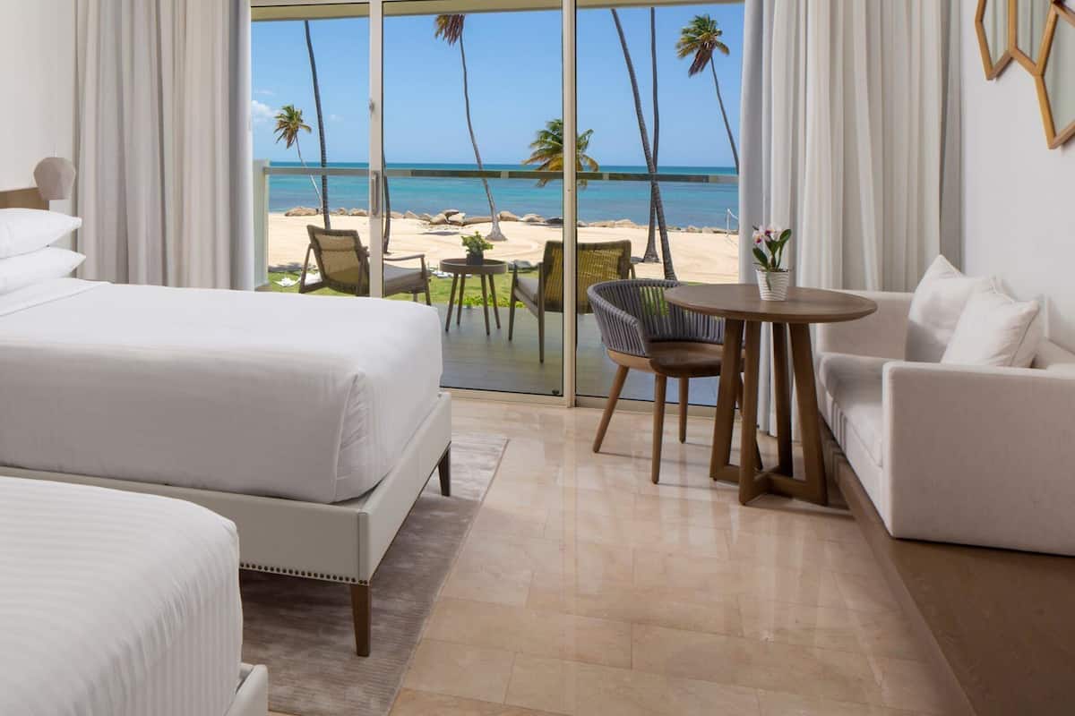 高档床上用品、加厚床垫、客房内保险箱、遮光窗帘