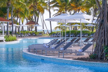 3 outdoor pools, open 7:00 AM to 10:00 PM, pool loungers