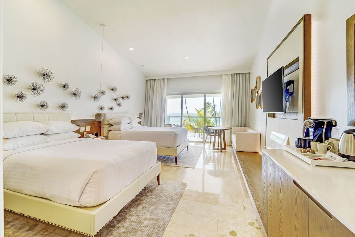 Deluxe Room, 2 Double Beds, Oceanfront