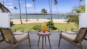 Sengetøy av topp kvalitet, senger med overmadrass og safe på rommet