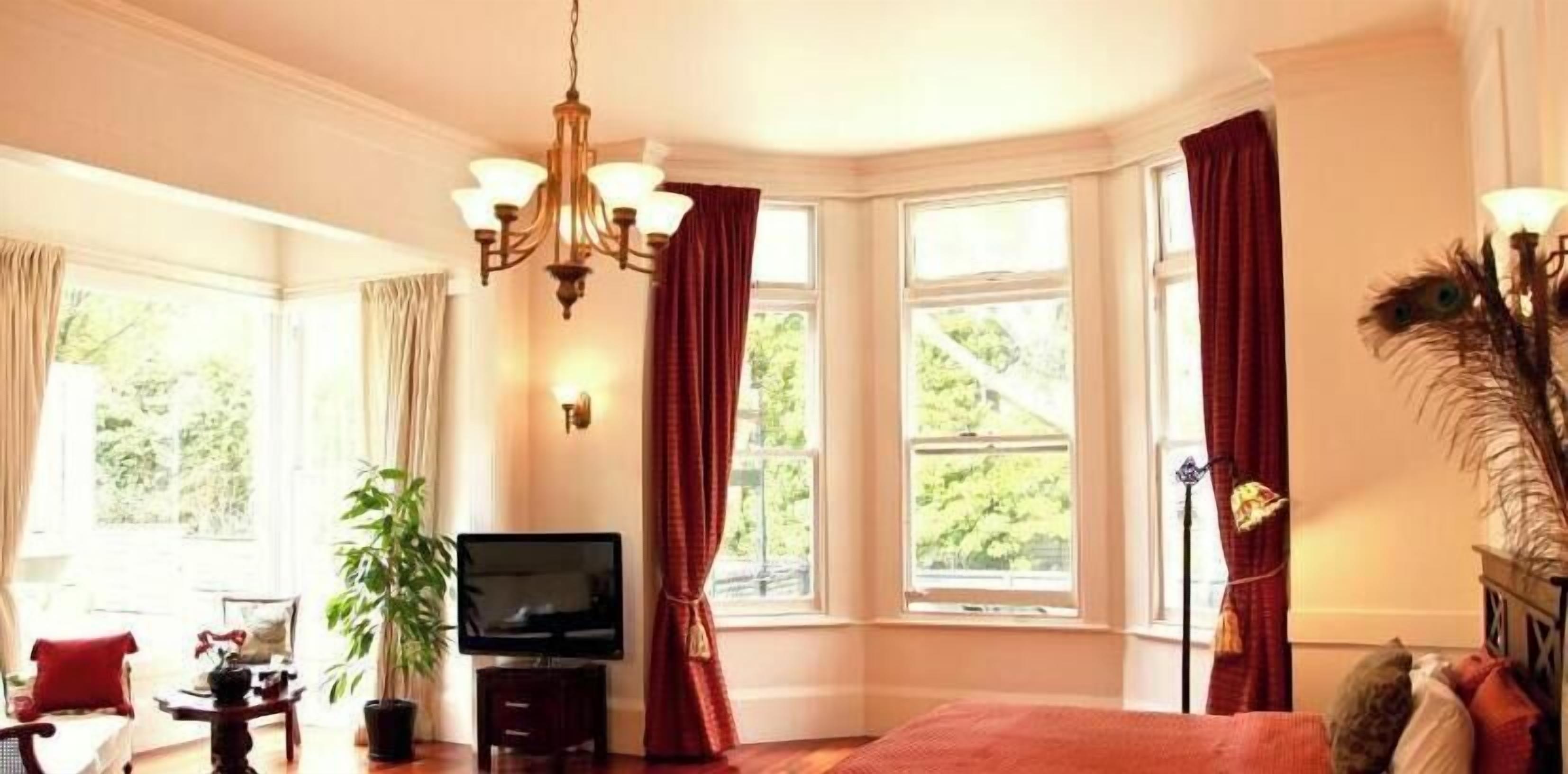 In-room safe, individually decorated, individually furnished, desk