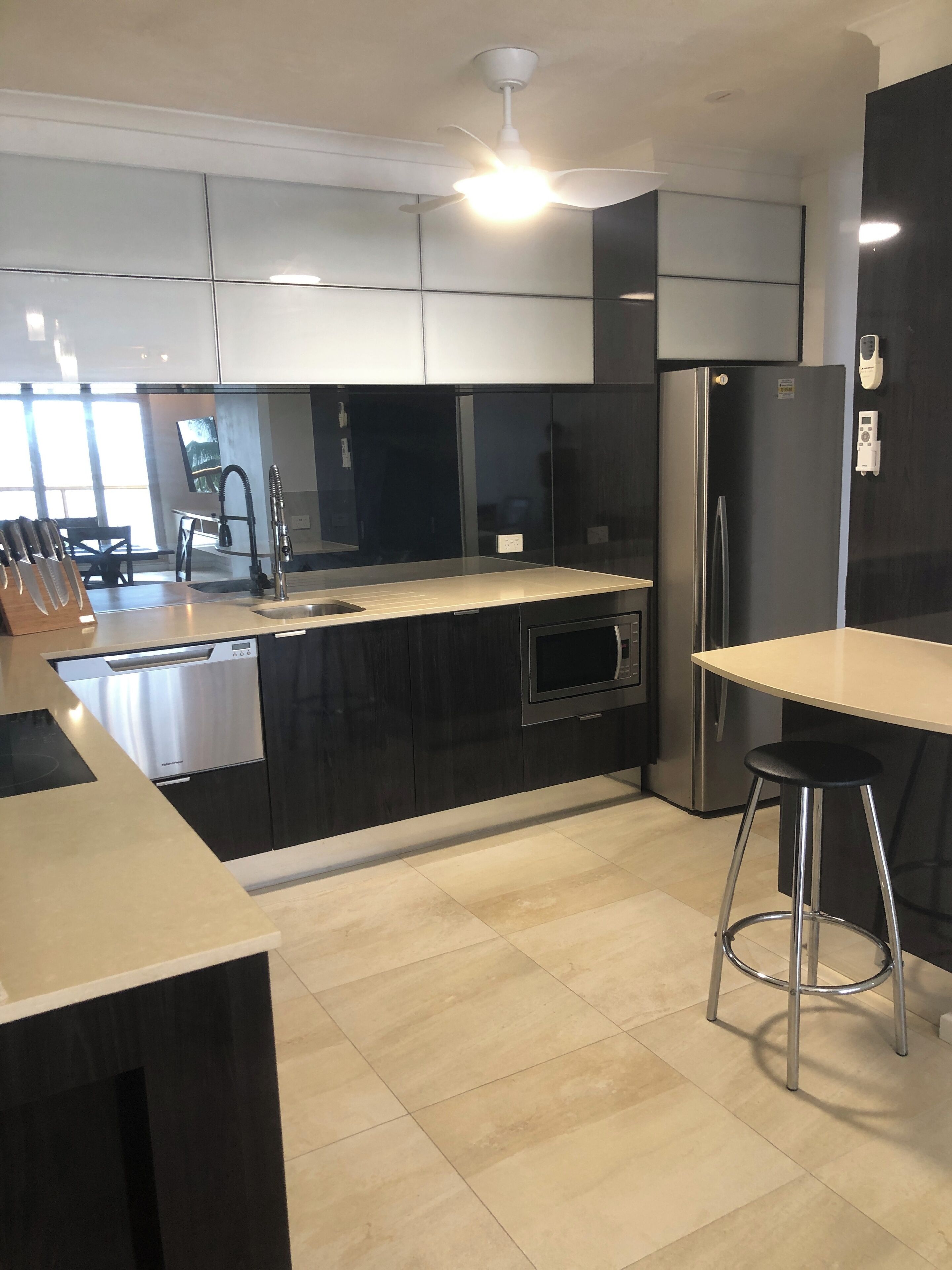 Apartment, 1 Bedroom, Ocean View | Private kitchen | Full-size fridge, microwave, oven, stovetop