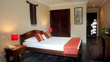 Desk, iron/ironing board, rollaway beds, WiFi