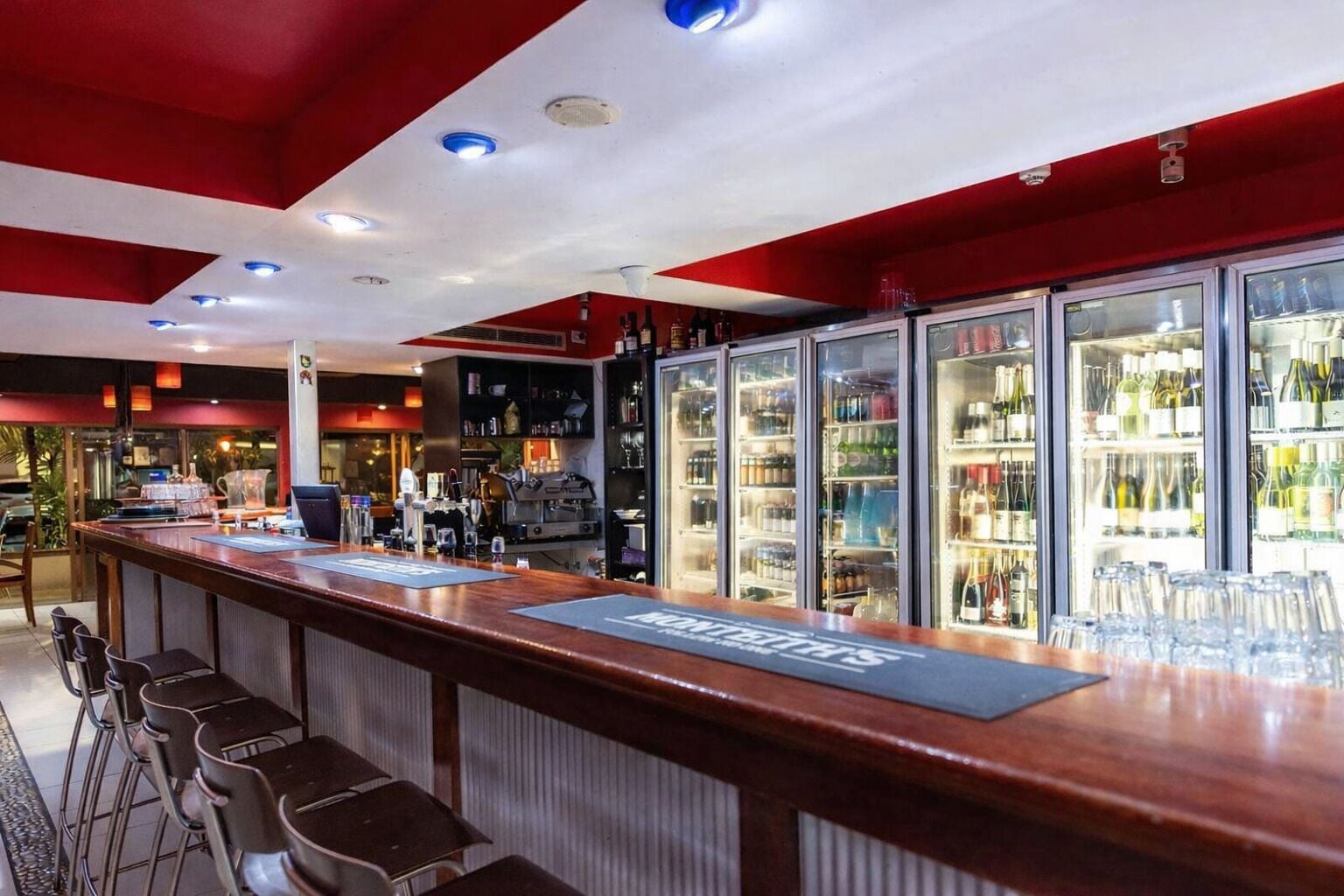 Bar (en la propiedad)