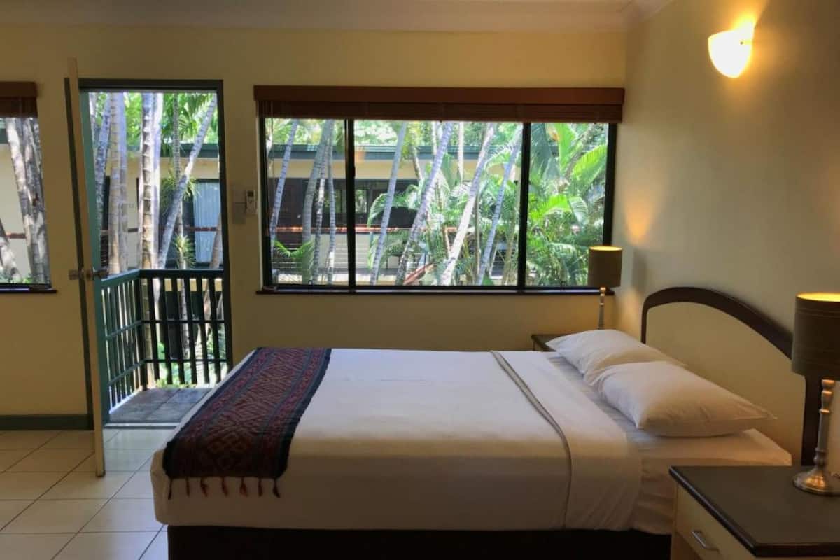 Desk, iron/ironing board, cots/infant beds, free WiFi