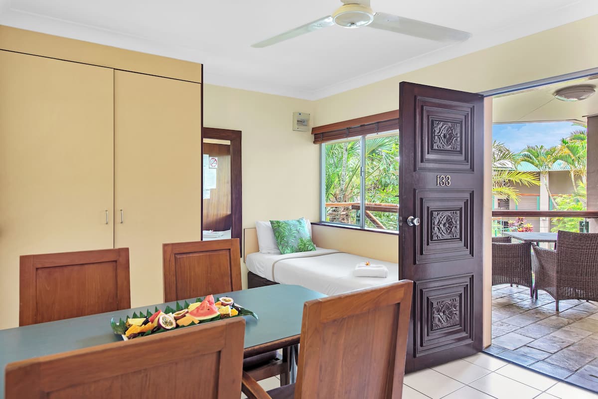 Family Room | Garden view
