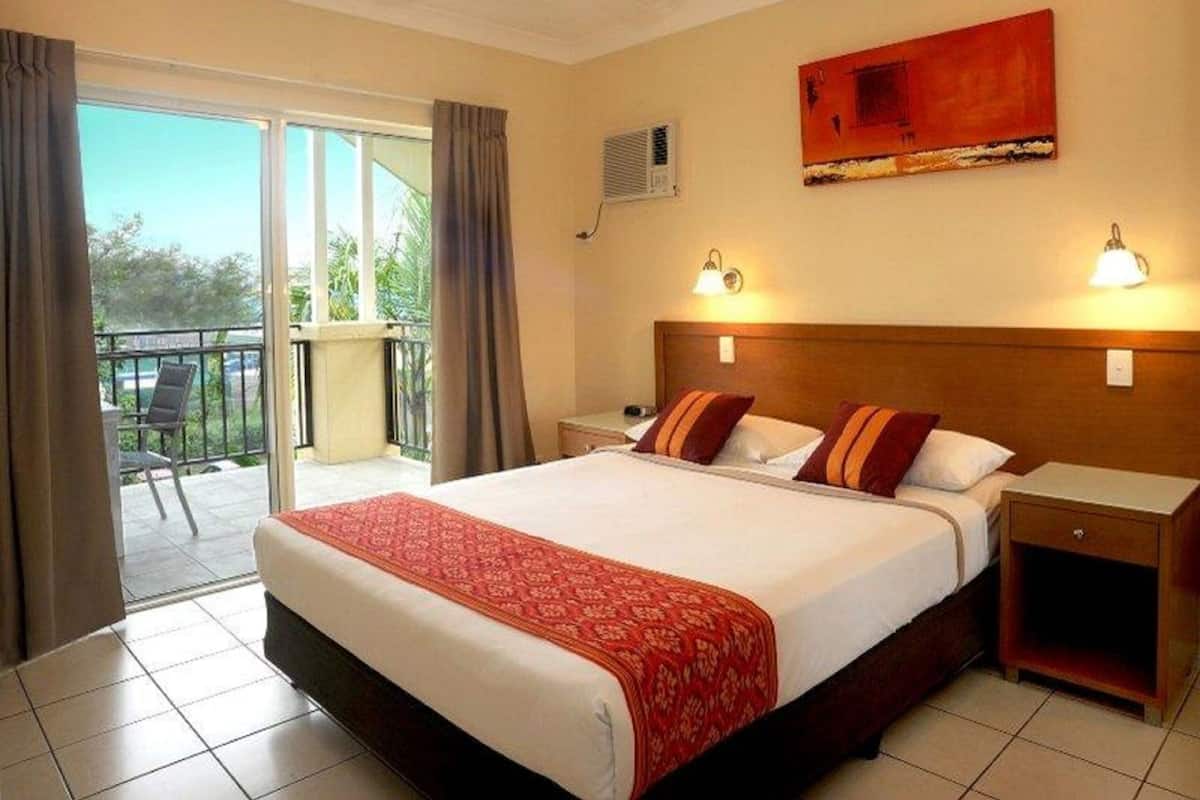 Desk, iron/ironing board, cots/infant beds, free WiFi