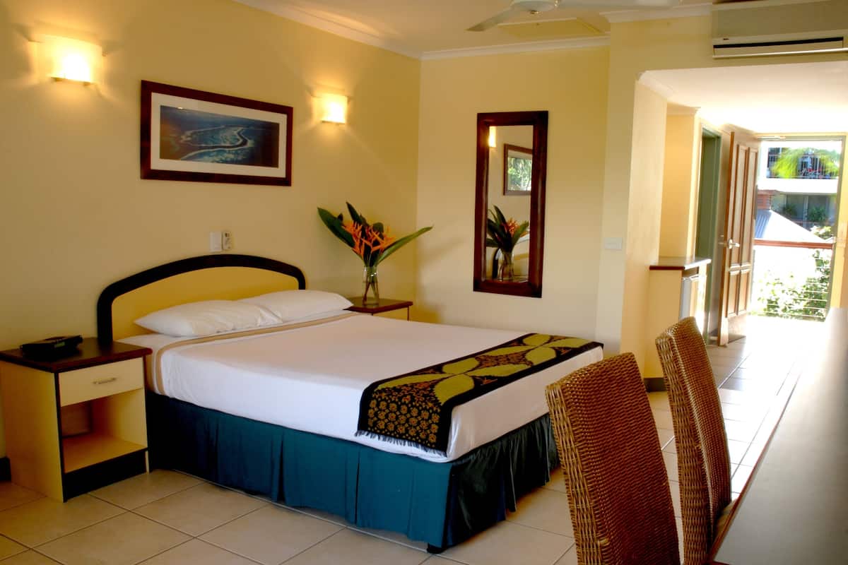 Kamar Double atau Twin | Meja kerja, setrika/meja setrika, dan tempat tidur bayi (biaya tambahan)
