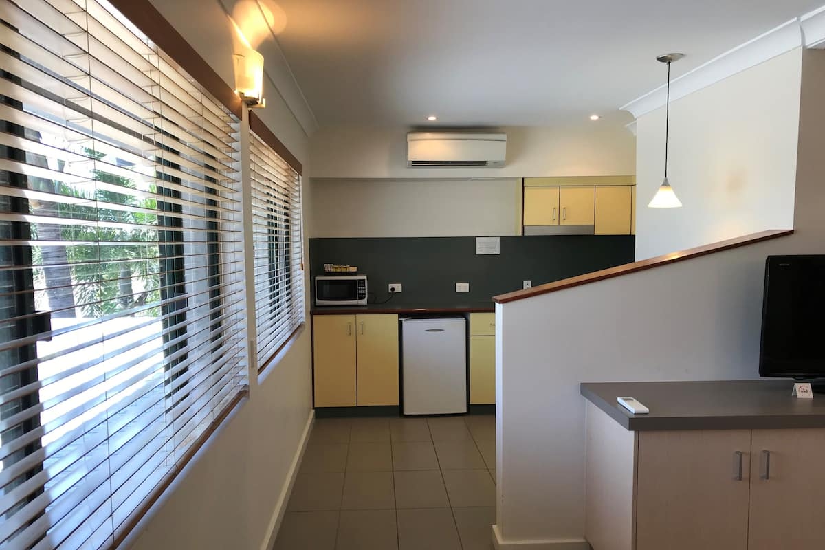 studio | desk, iron/ironing board, cots/infant beds, free wifi