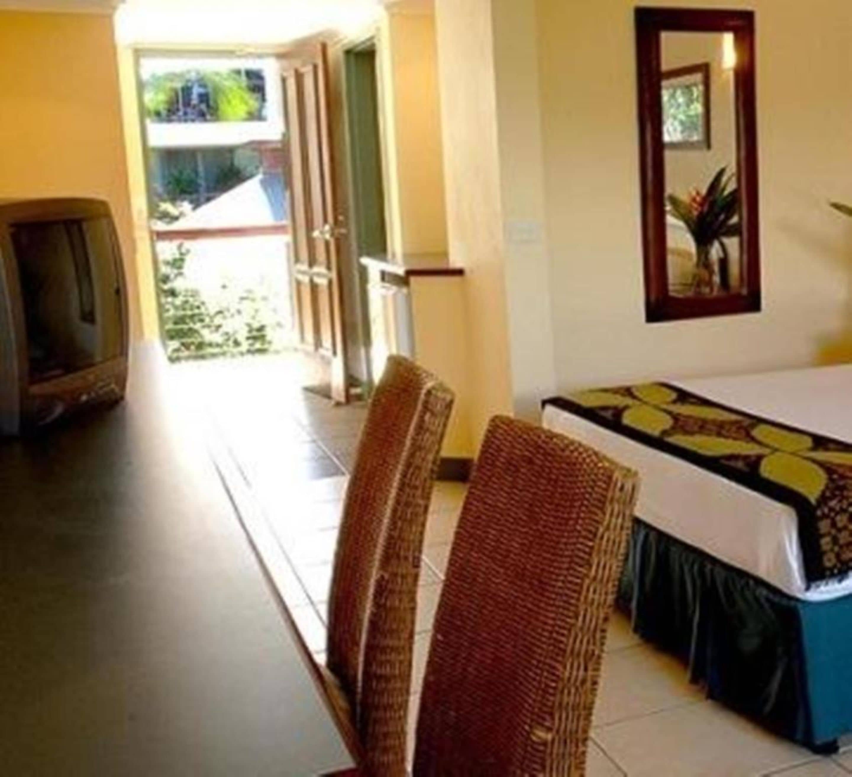 double or twin room | desk, iron/ironing board, cots/infant beds, free wifi