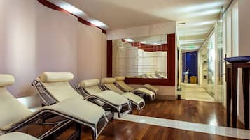 Couples treatment rooms, sauna, hot tub, Turkish bath, body treatments