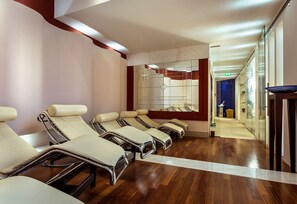 Couples treatment room(s), sauna, hot tub, Turkish bath/hammam