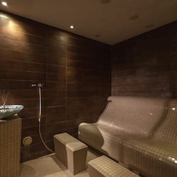 Espace de soins pour les couples, sauna, bain à remous, hammam