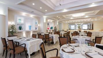 Se sirven almuerzos y cenas