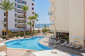 Breakfast and dinner served - Cabot Cap de Mar Spa (Son Servera)