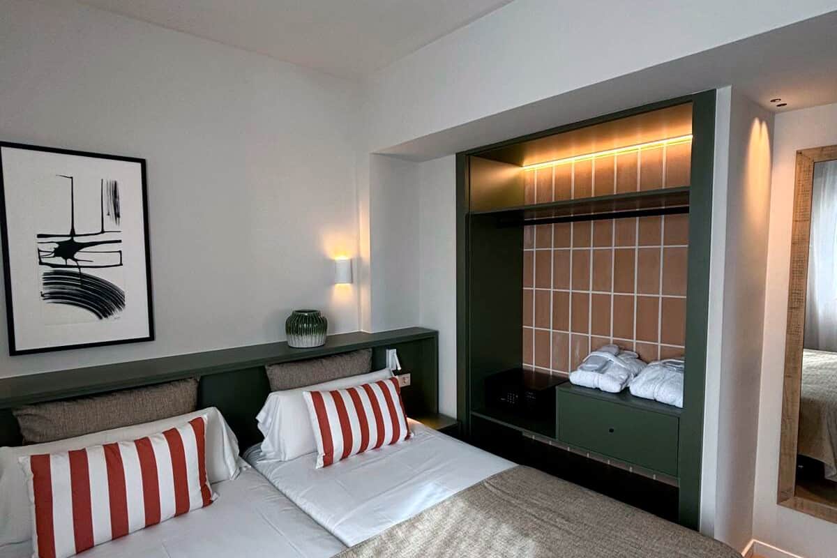 1 chambre, décoration personnalisée, bureau