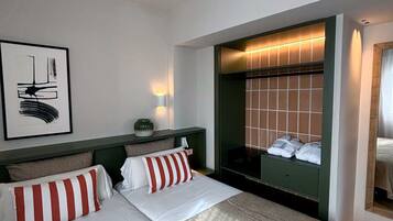 1 chambre, décoration personnalisée, bureau