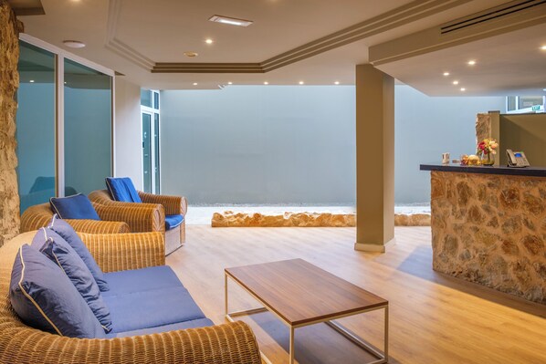 Body treatments, body wraps, body scrubs, facials, 1 treatment room - Cabot Cap de Mar Spa (Son Servera)
