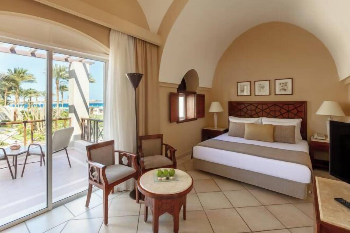Pillowtop beds, minibar, in-room safe, desk