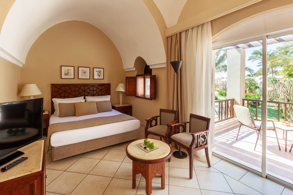 Pillowtop beds, minibar, in-room safe, desk