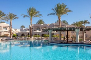 2 outdoor pools, pool umbrellas, sun loungers - Iberotel Makadi Beach by JAZ - All inclusive (Makadi Bay)