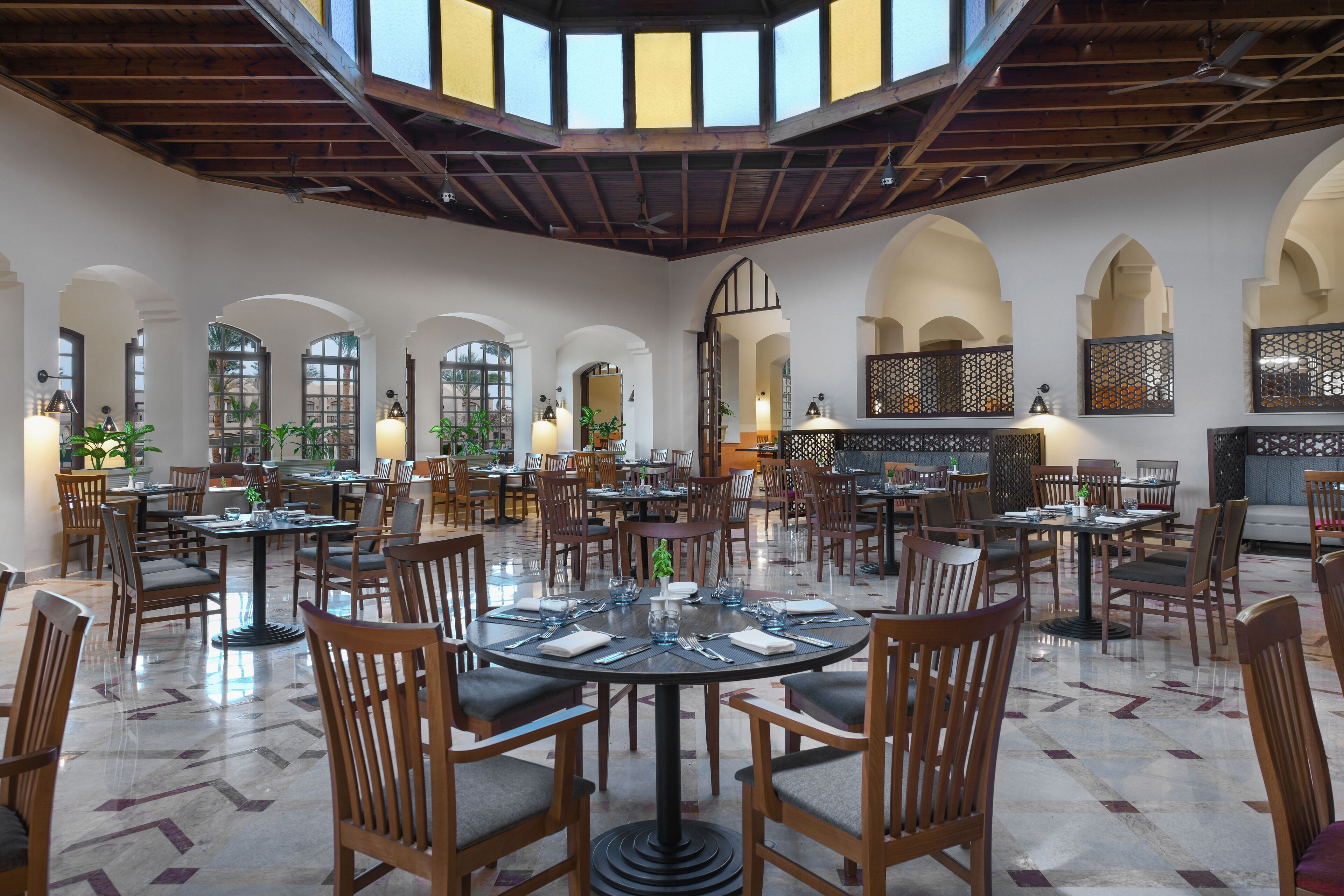 4 restaurants, breakfast, lunch, dinner served; international cuisine
