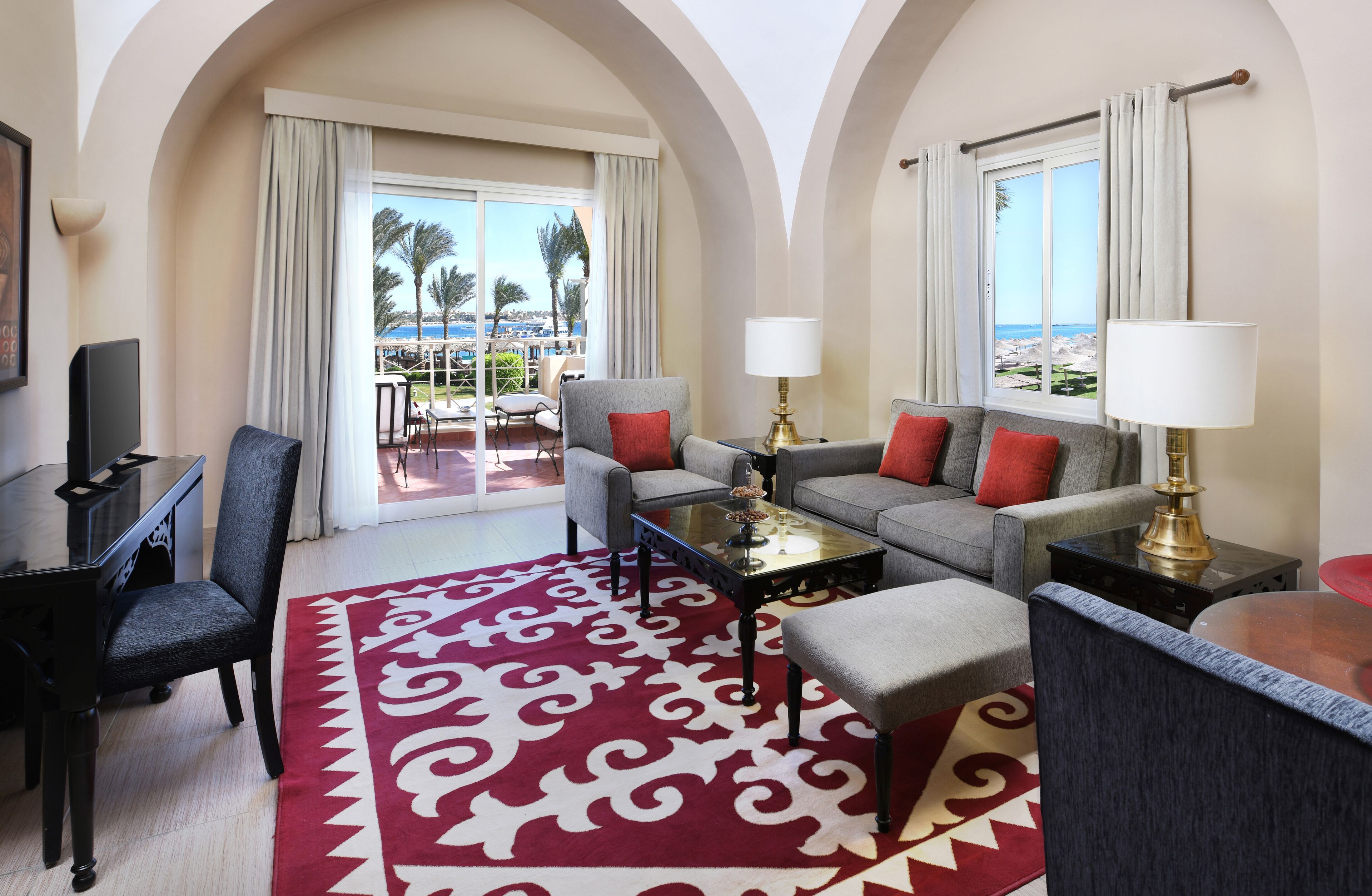 Junior-Suite | Minibar, Zimmersafe, Schreibtisch, Bügeleisen/Bügelbrett