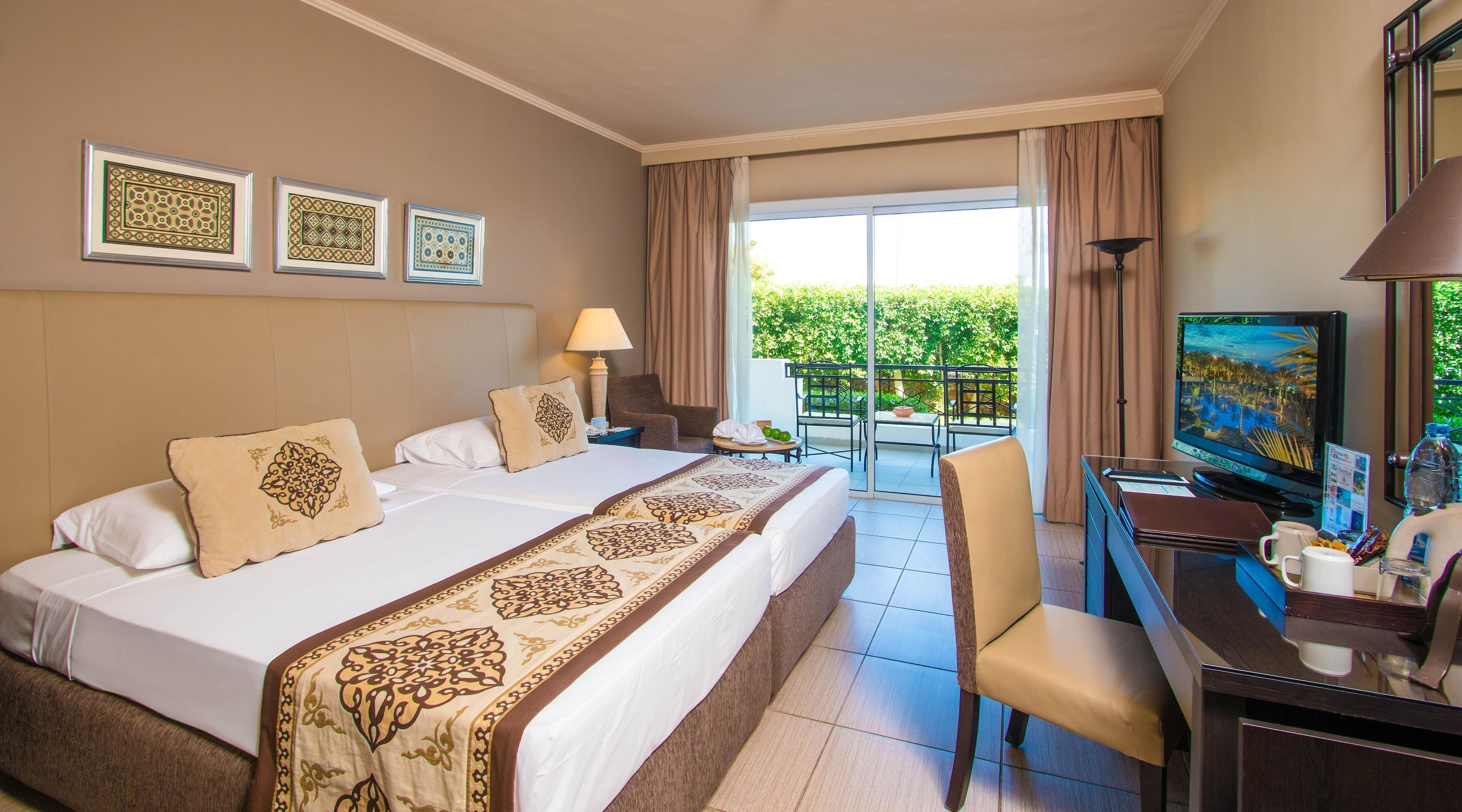 In-room safe, bed sheets